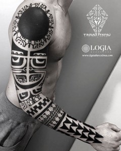 tatuaje-brazo-tribal-logia-barcelona-alessandro-oliviero 